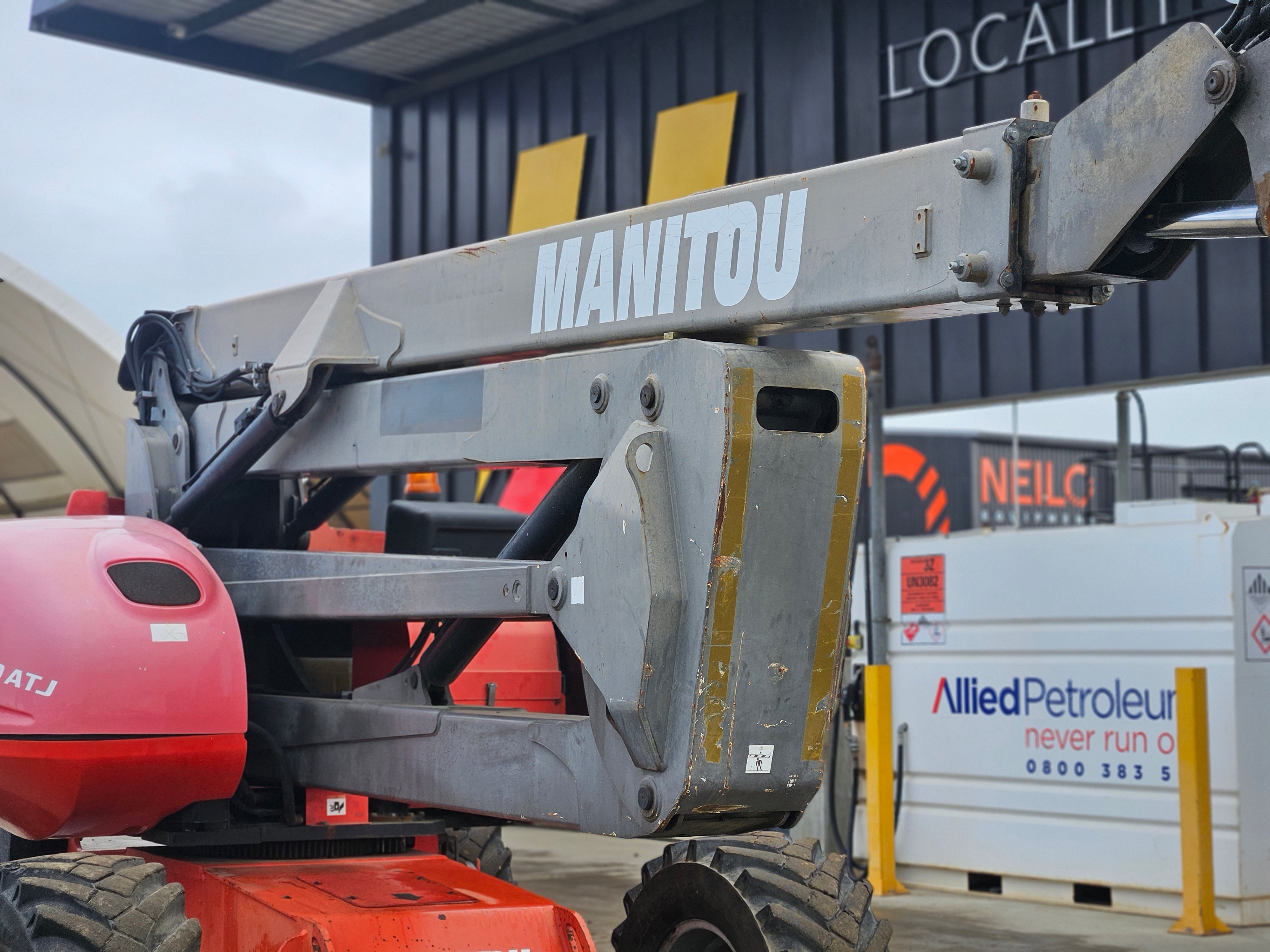 $1 Reserve 2011 Manitou 200ATJ Knuckle Boom