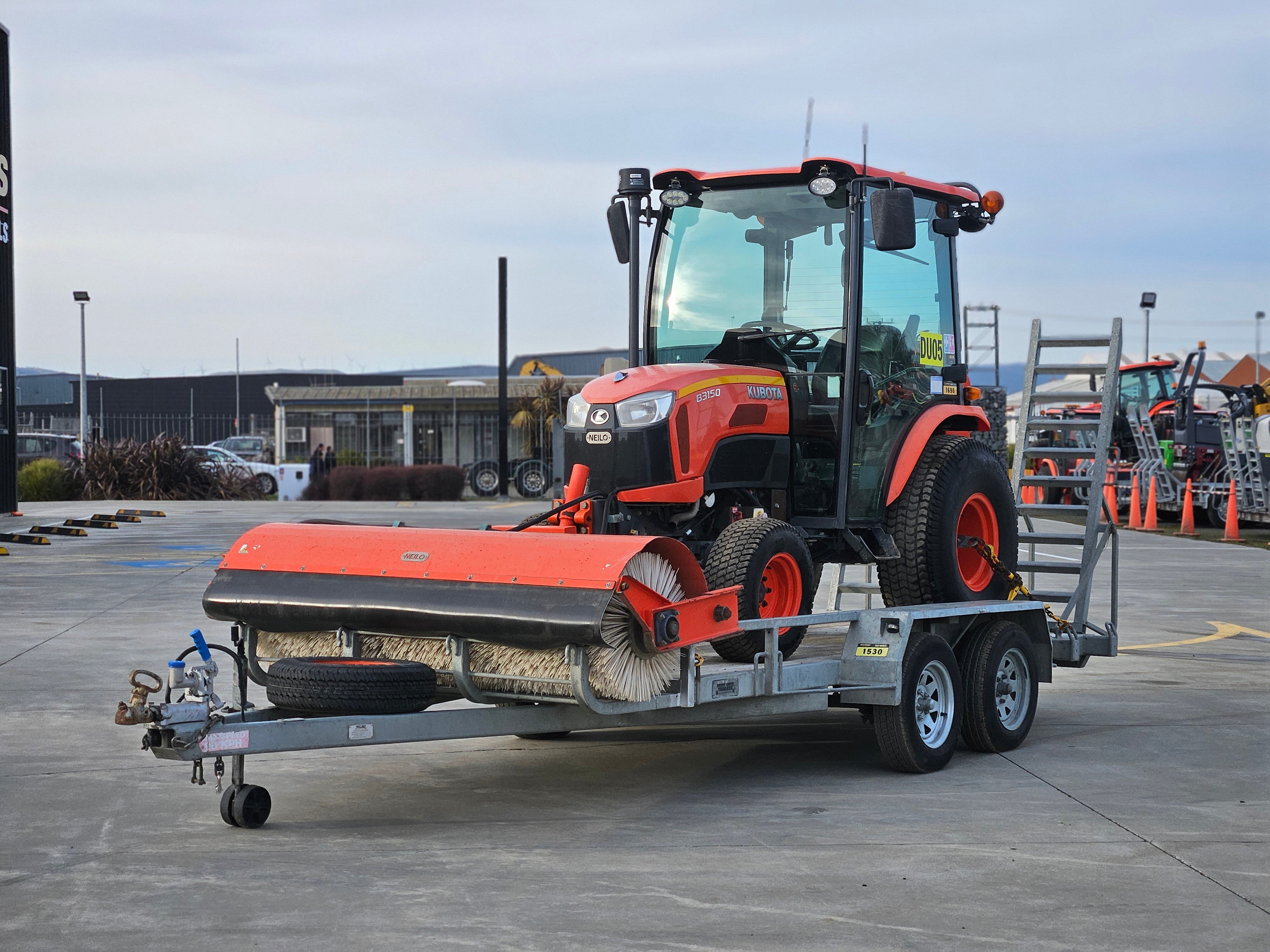 2020 Neilo B3150 Tractor Broom & Trailer
