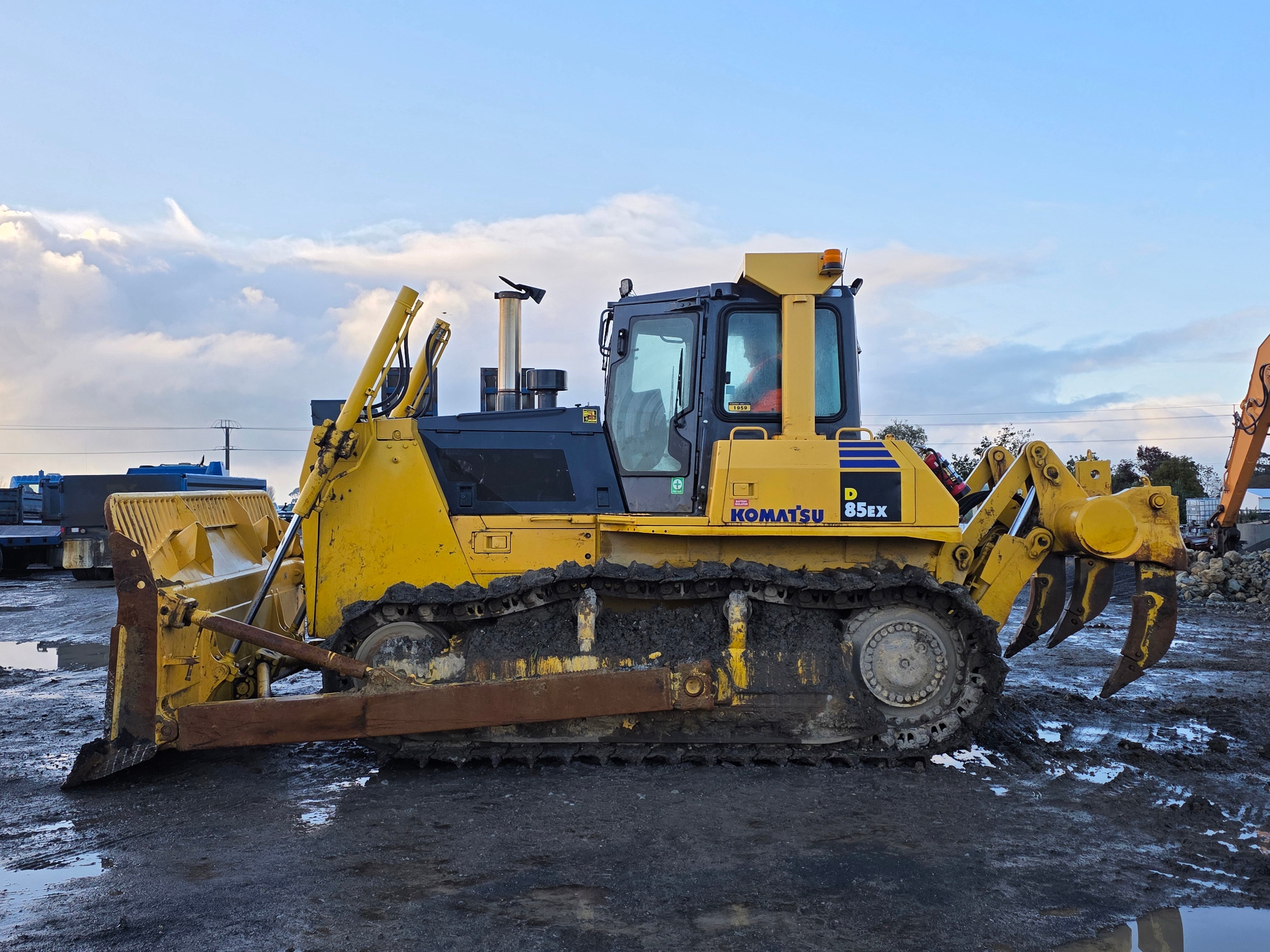 2011 Komatsu D85EX Bulldozer