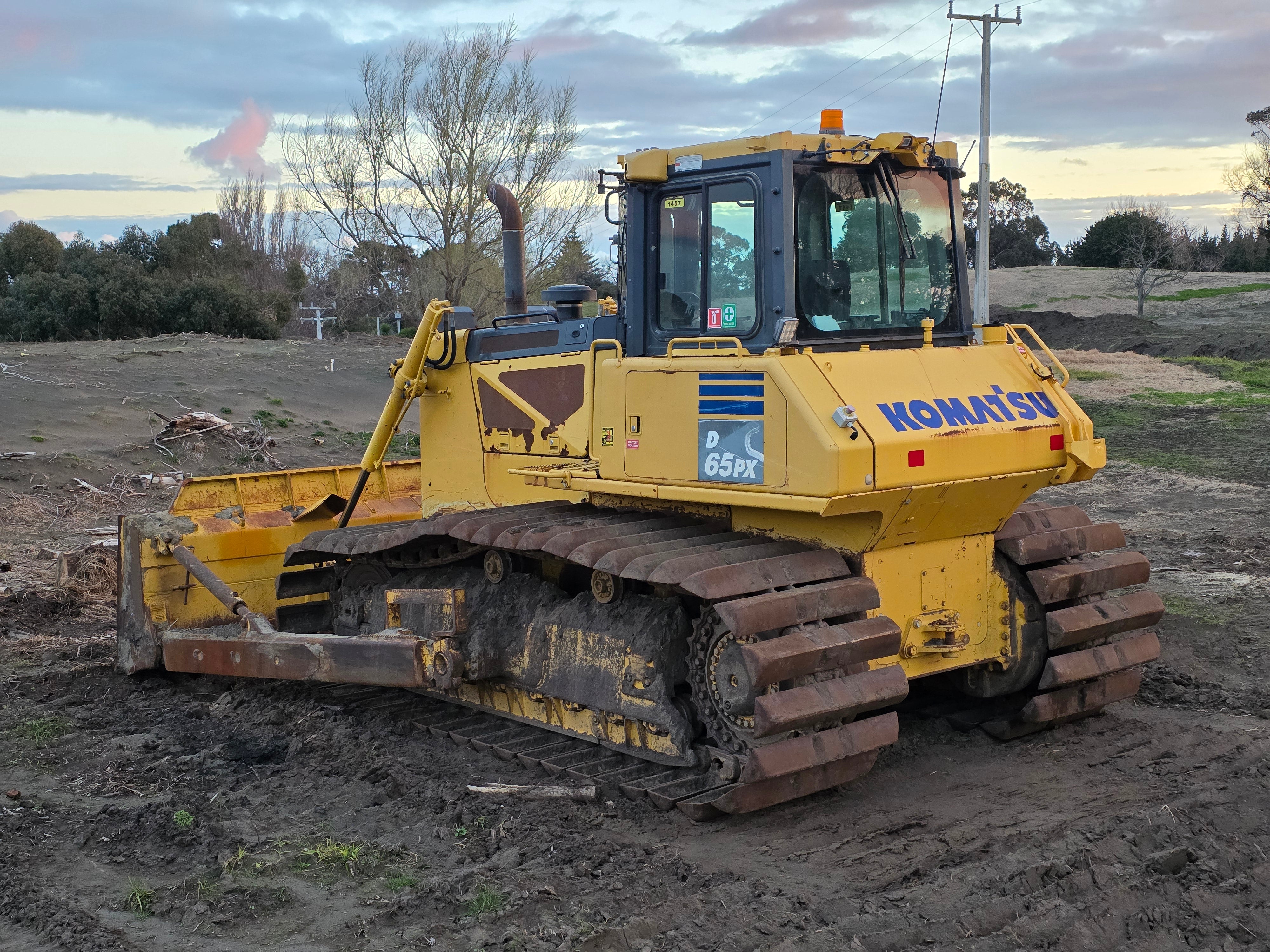 2015 Komatsu D65PX-17 Bulldozer
