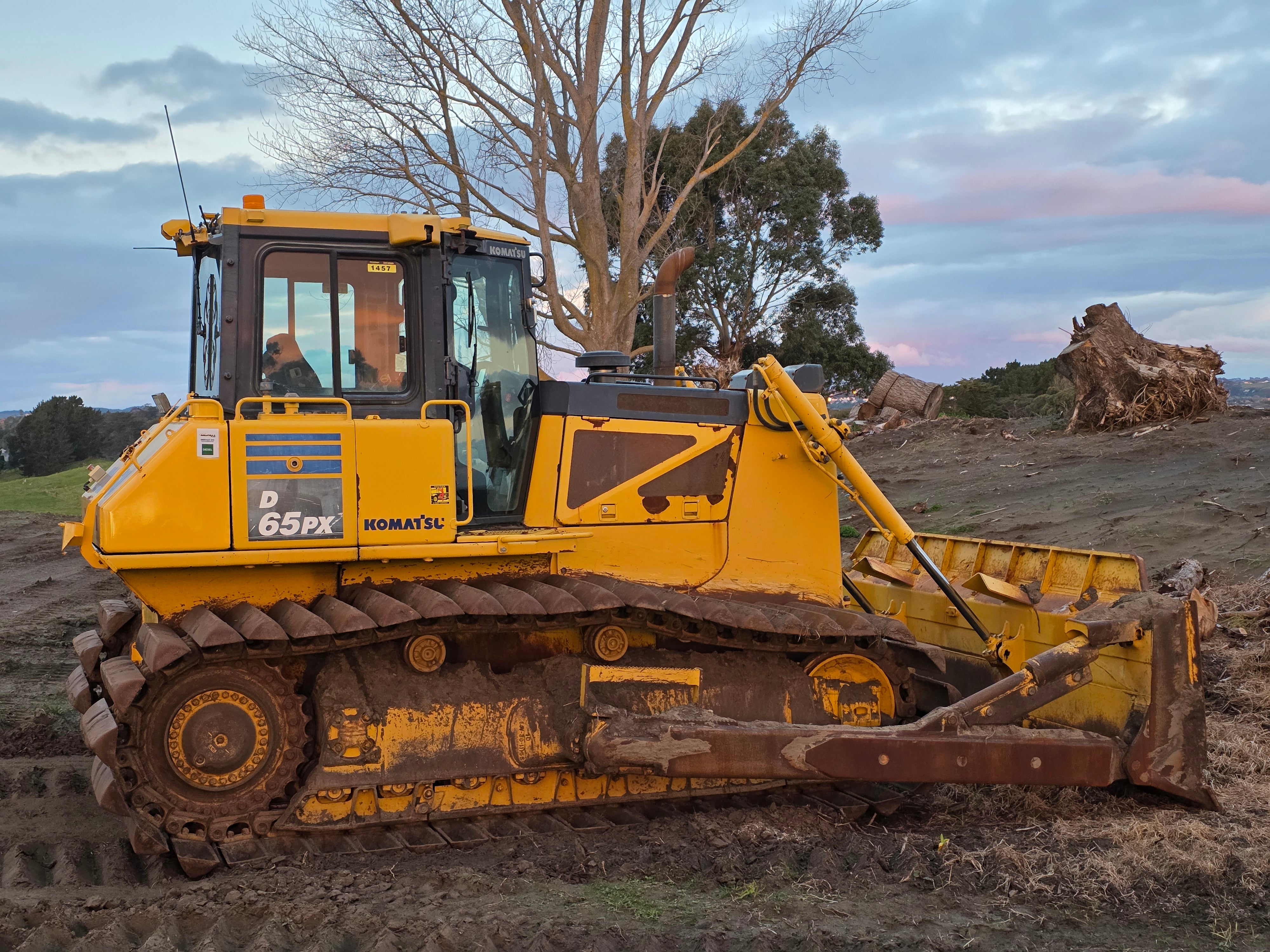 2015 Komatsu D65PX-17 Bulldozer