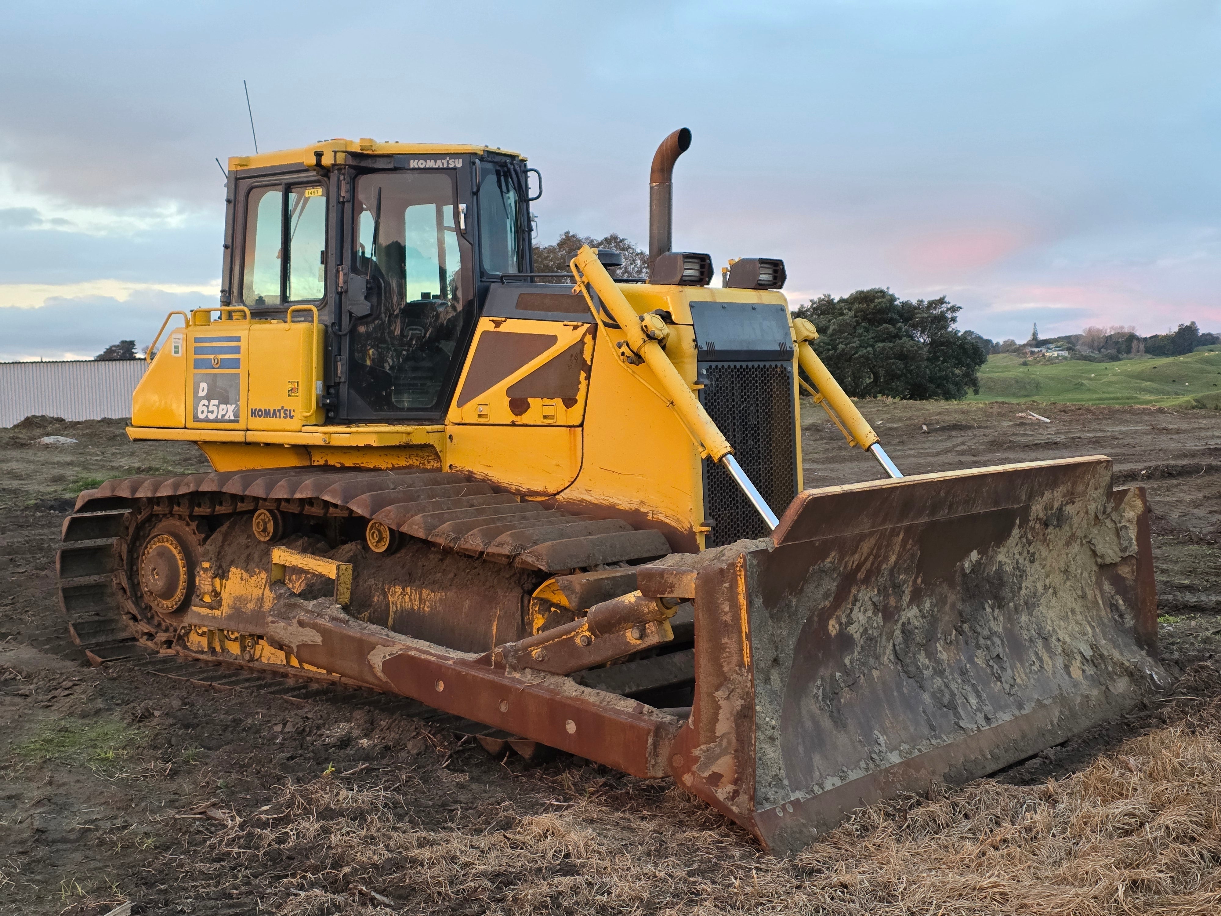 2015 Komatsu D65PX-17 Bulldozer