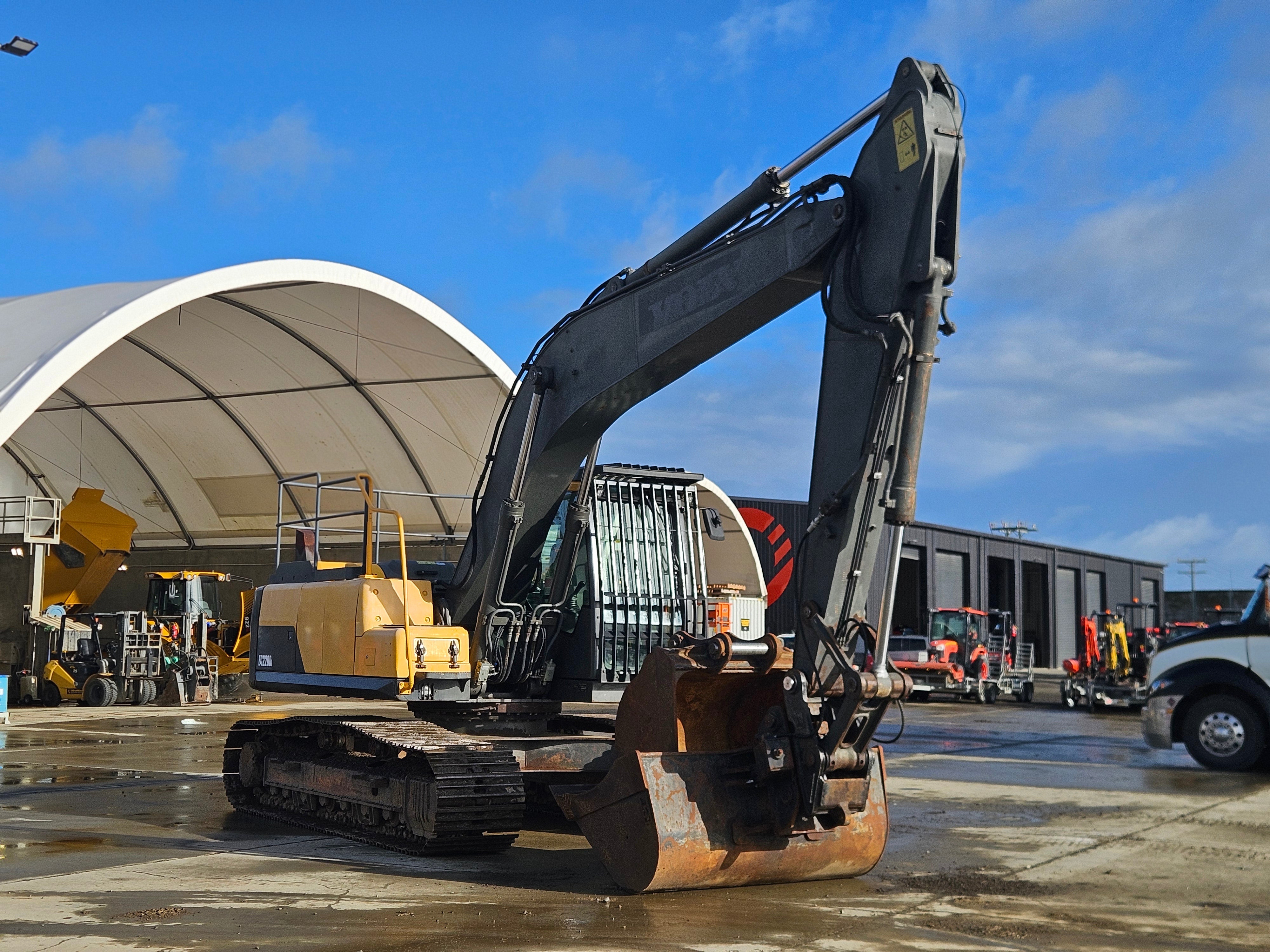 2012 Volvo EC220DL Excavator
