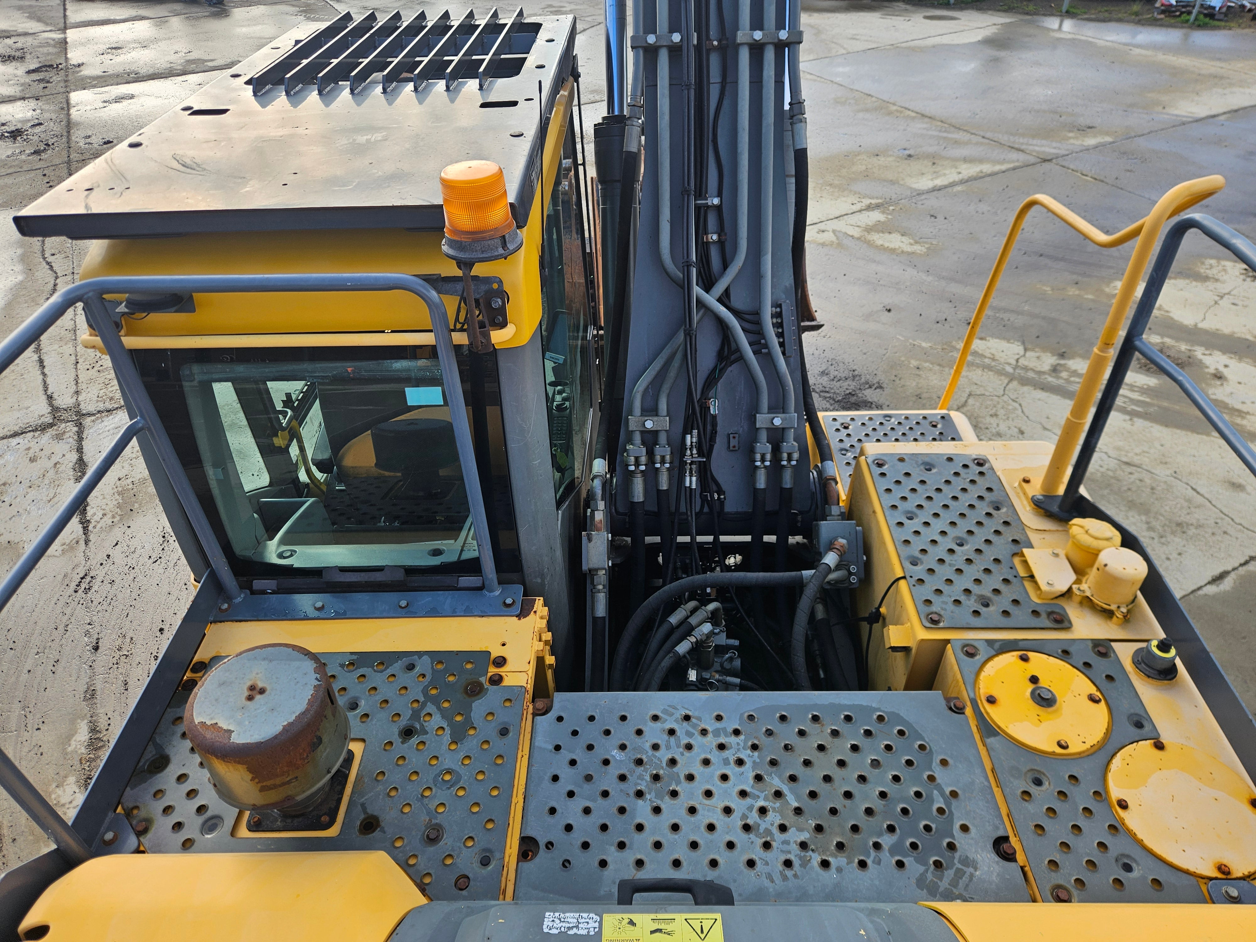 2012 Volvo EC220DL Excavator