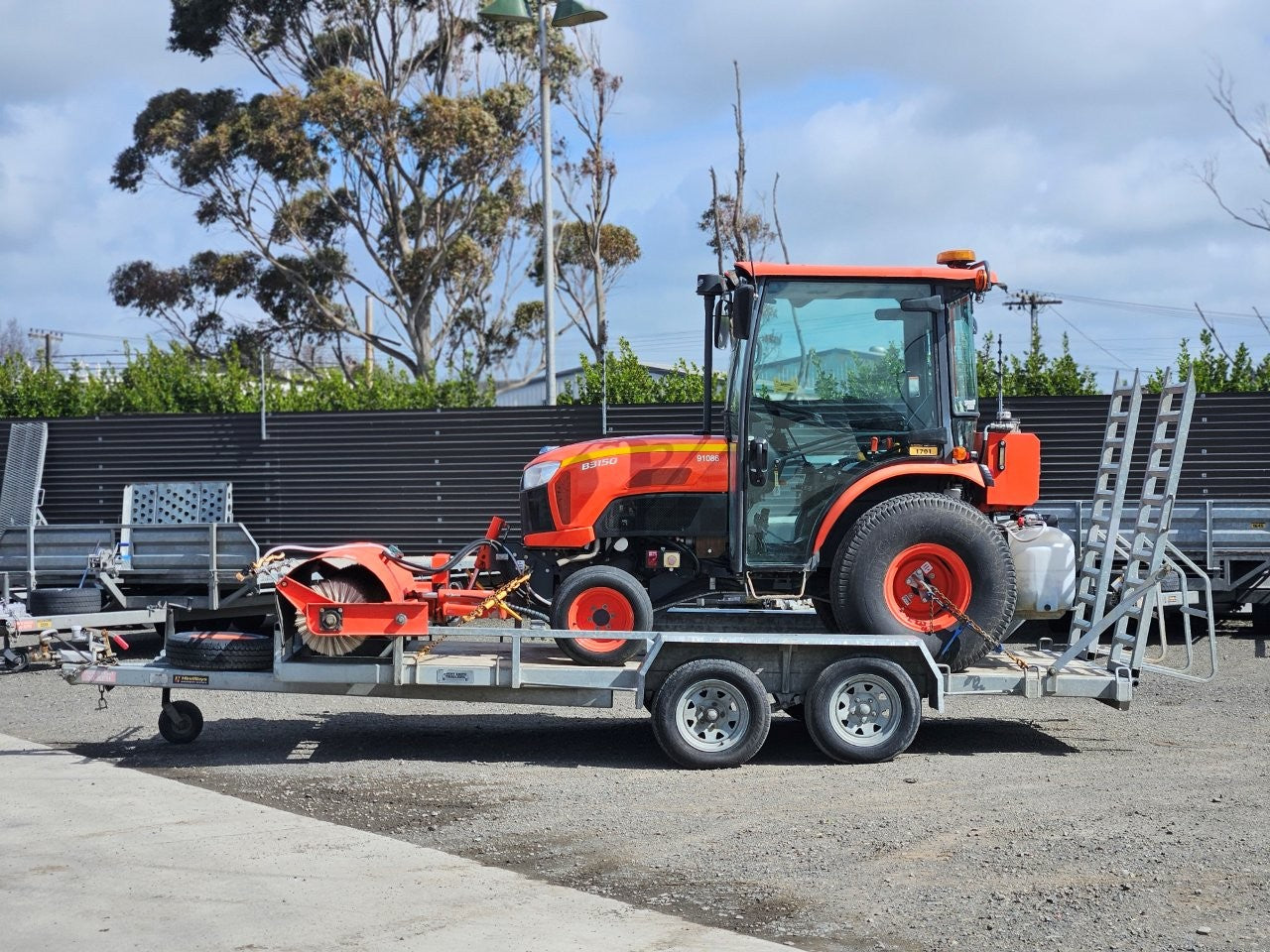 2020 Neilo B3150 Tractor Broom & Trailer