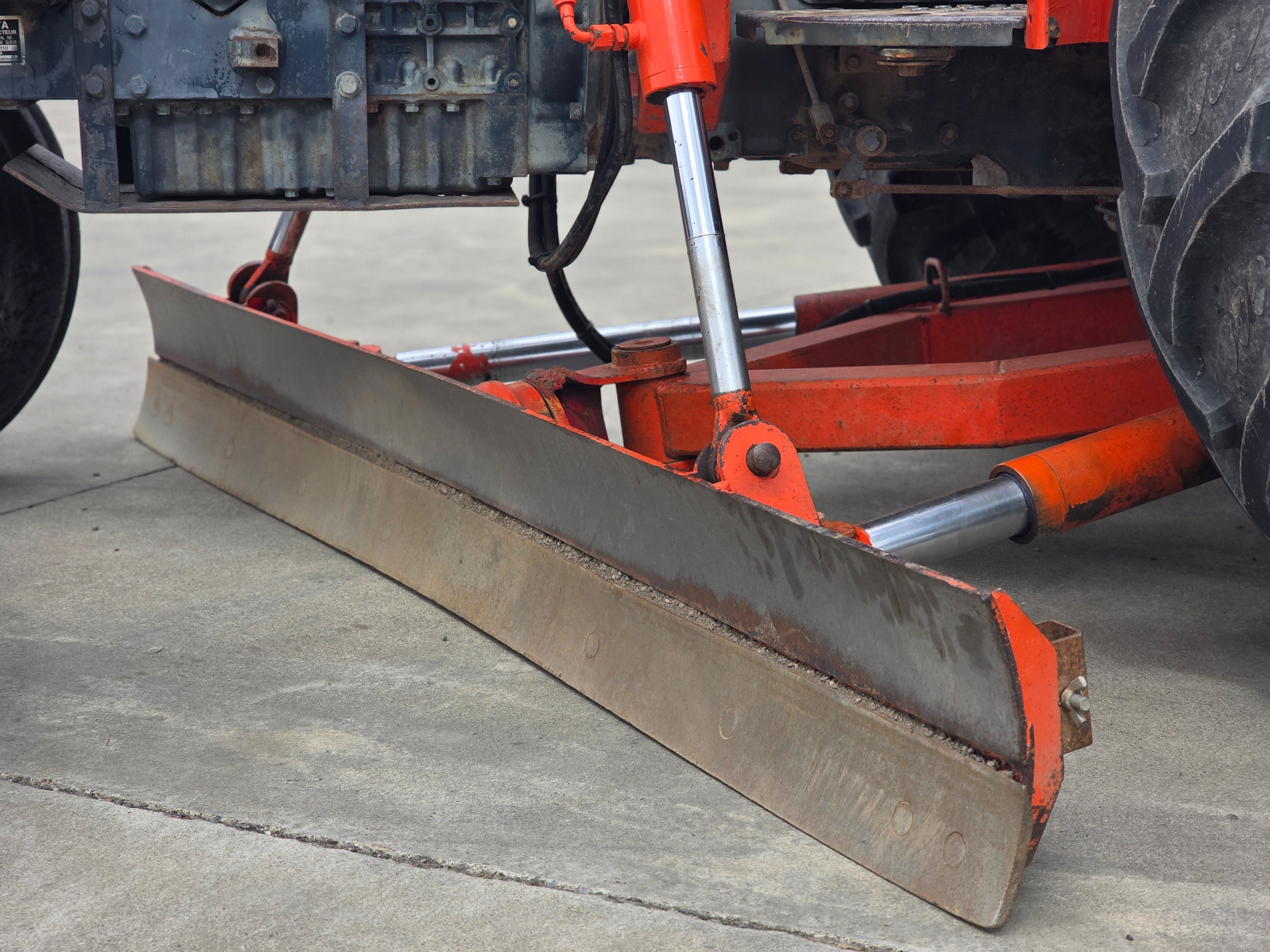 2003 Neilo M5700 Tractor Grader w/ Rear Broom