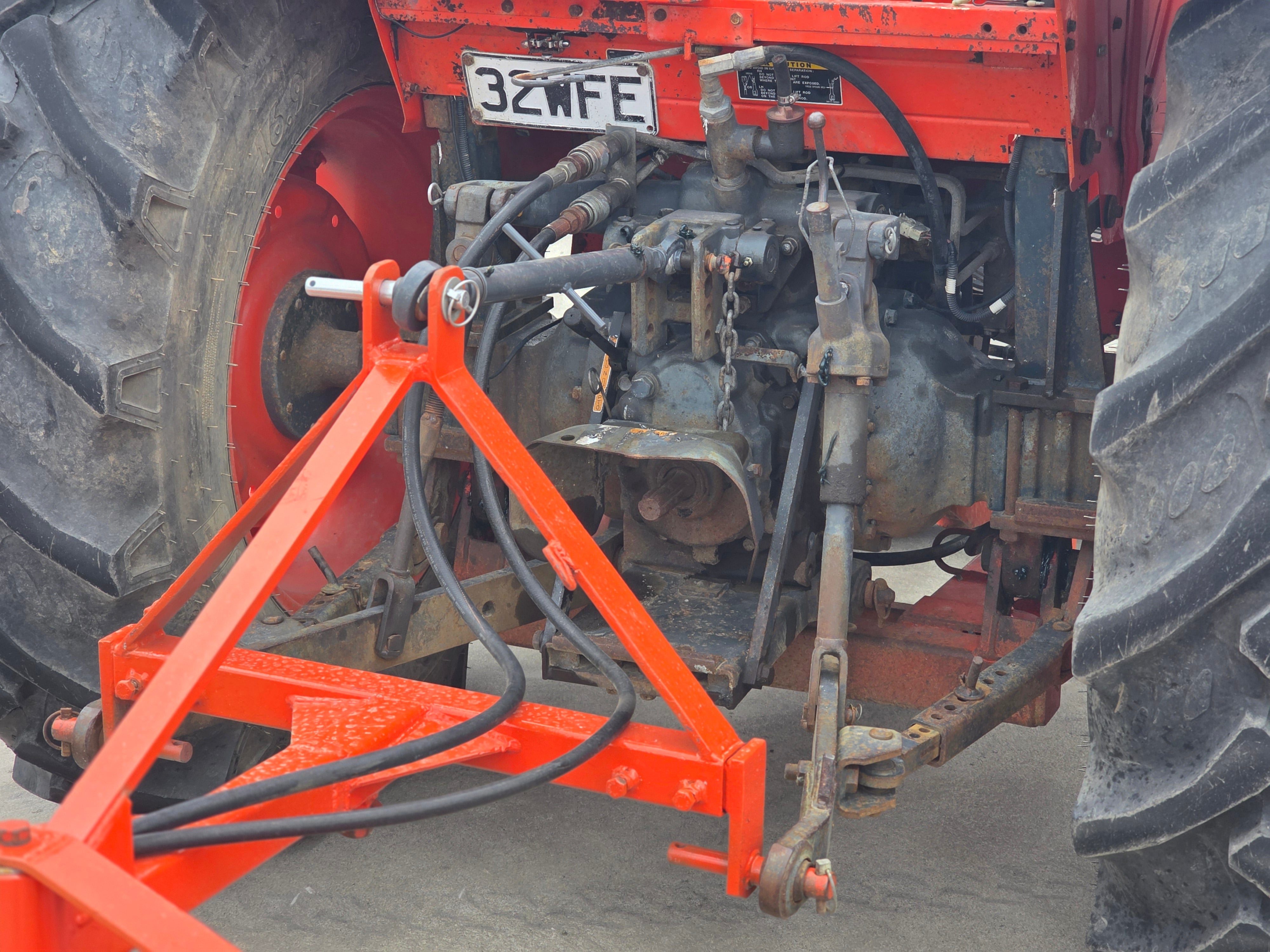 2003 Neilo M5700 Tractor Grader w/ Rear Broom