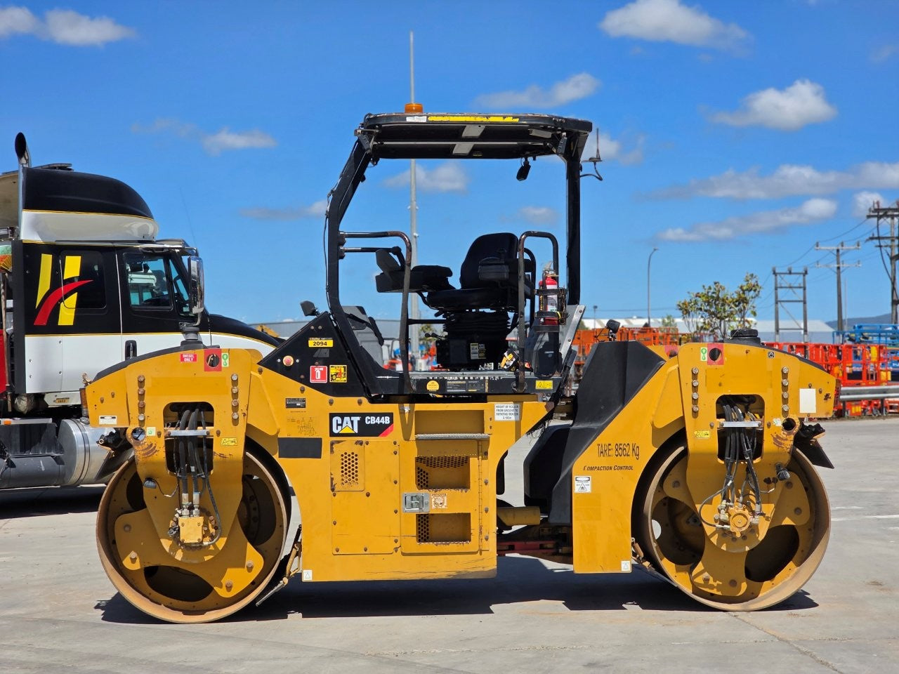 2014 Caterpillar CB44B Double Drum Roller