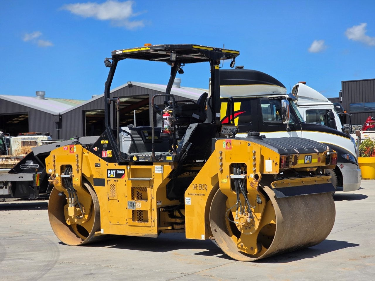 2014 Caterpillar CB44B Double Drum Roller