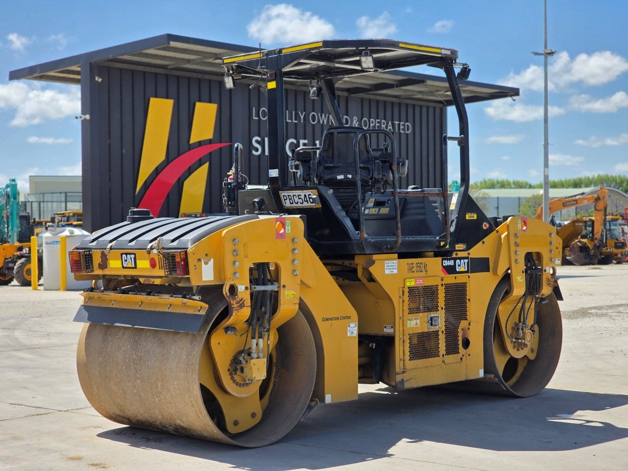 2014 Caterpillar CB44B Double Drum Roller