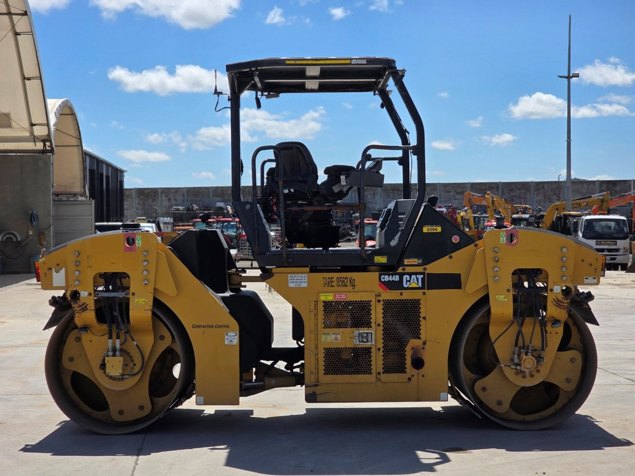 2014 Caterpillar CB44B Double Drum Roller