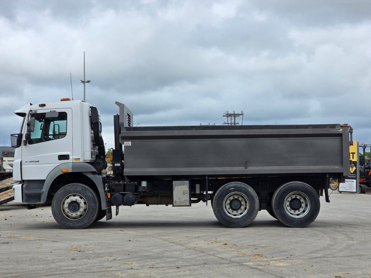 2019 Fuso Enduro FJ2528 6x4 Tipper