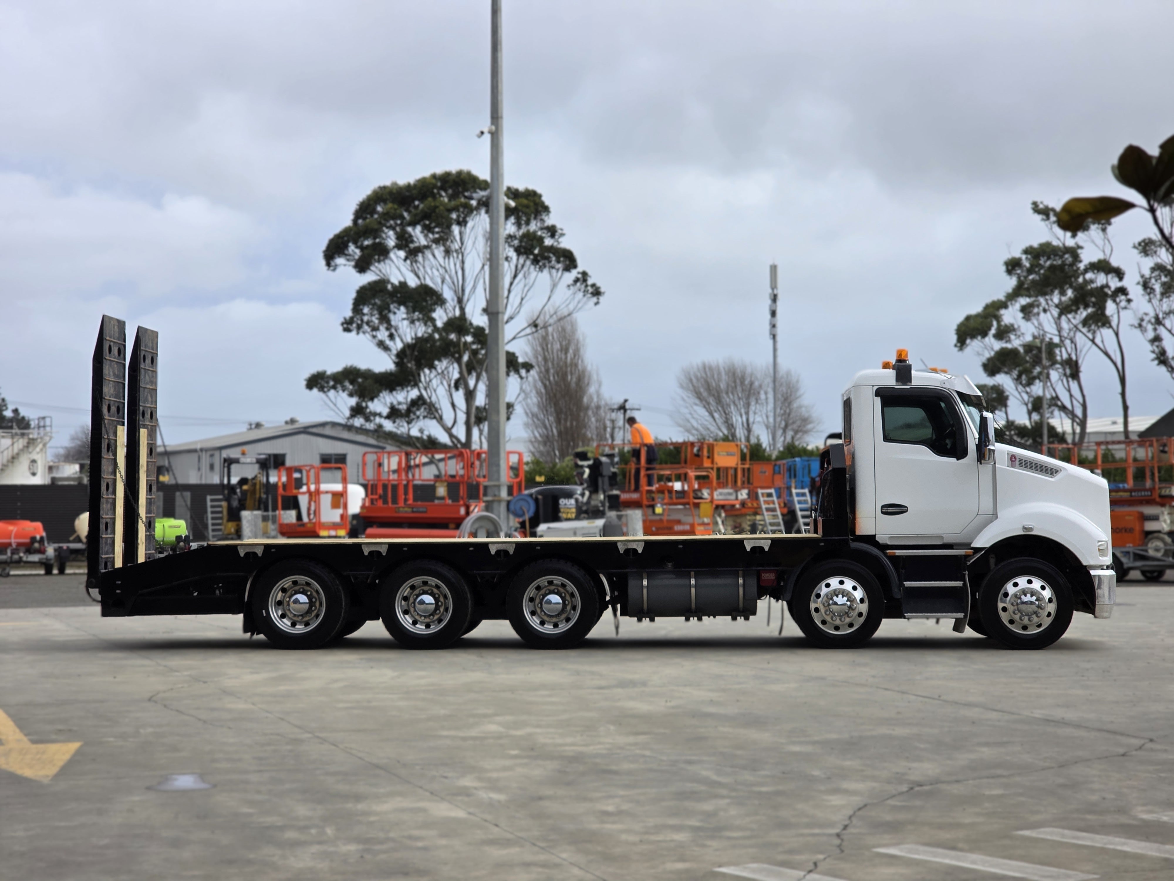 2020 Kenworth T360 10x6 Rigid Transporter