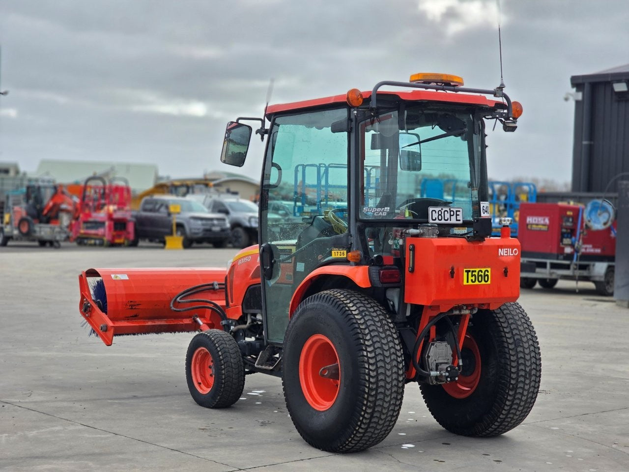 2020 Neilo B3150 Cabin Tractor Broom