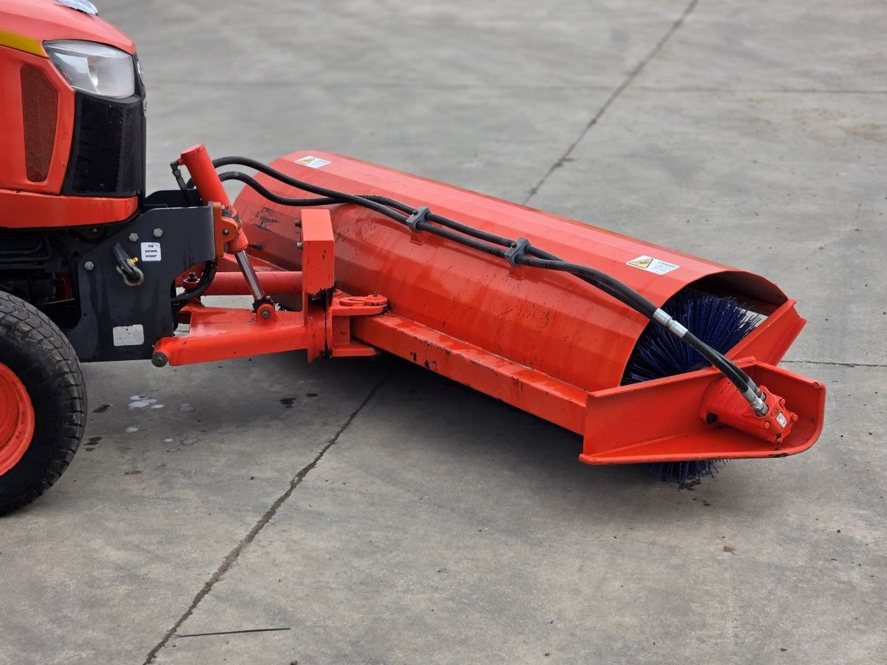 2020 Neilo B3150 Cabin Tractor Broom
