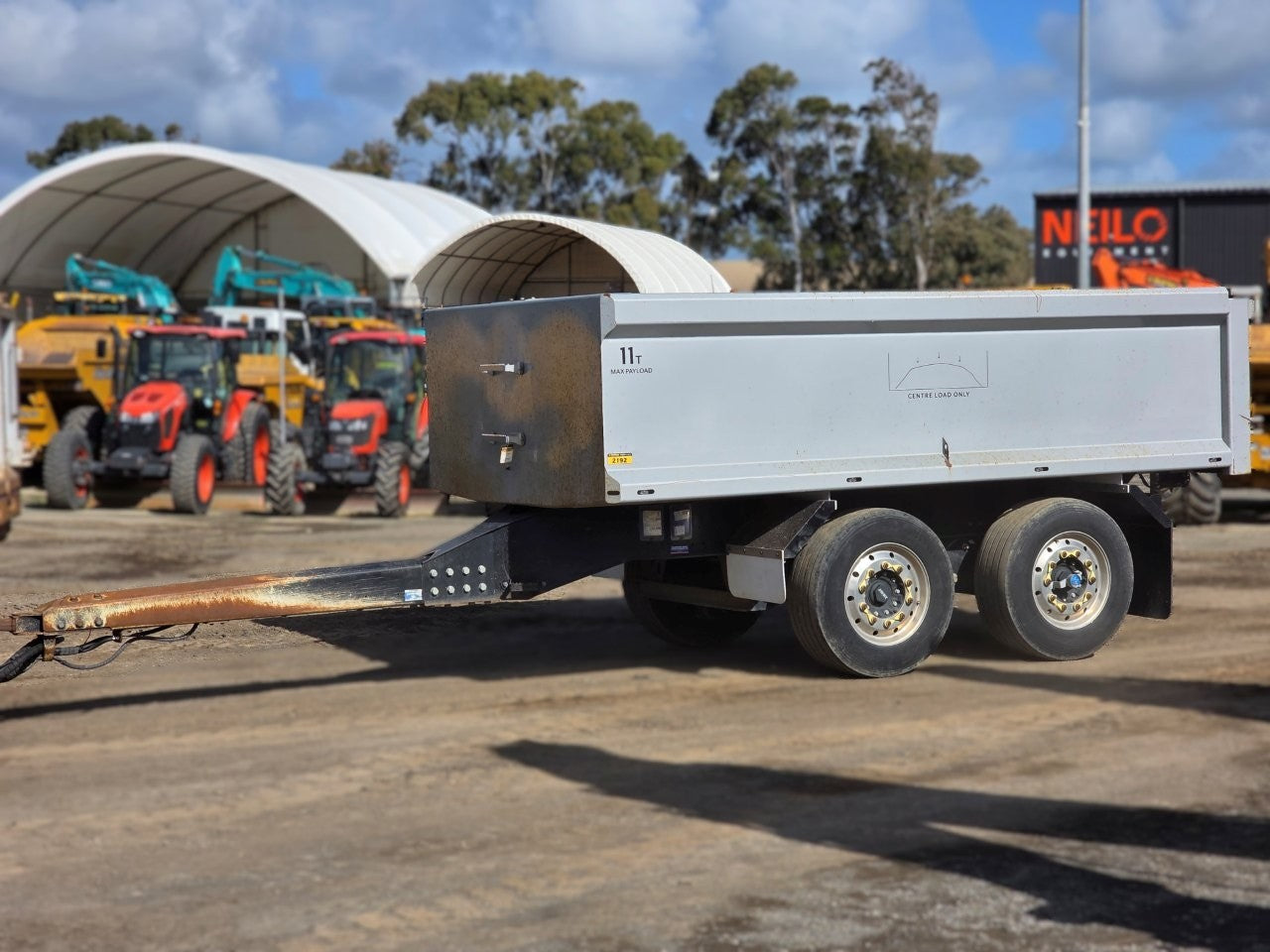 2022 MJ Customs 2Axle Tip Trailer