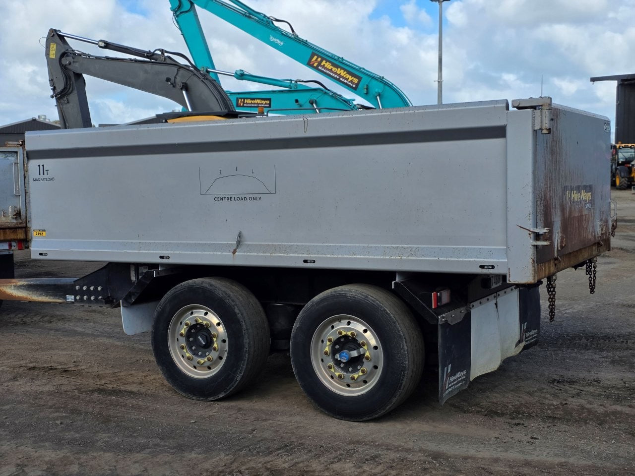 2022 MJ Customs 2Axle Tip Trailer