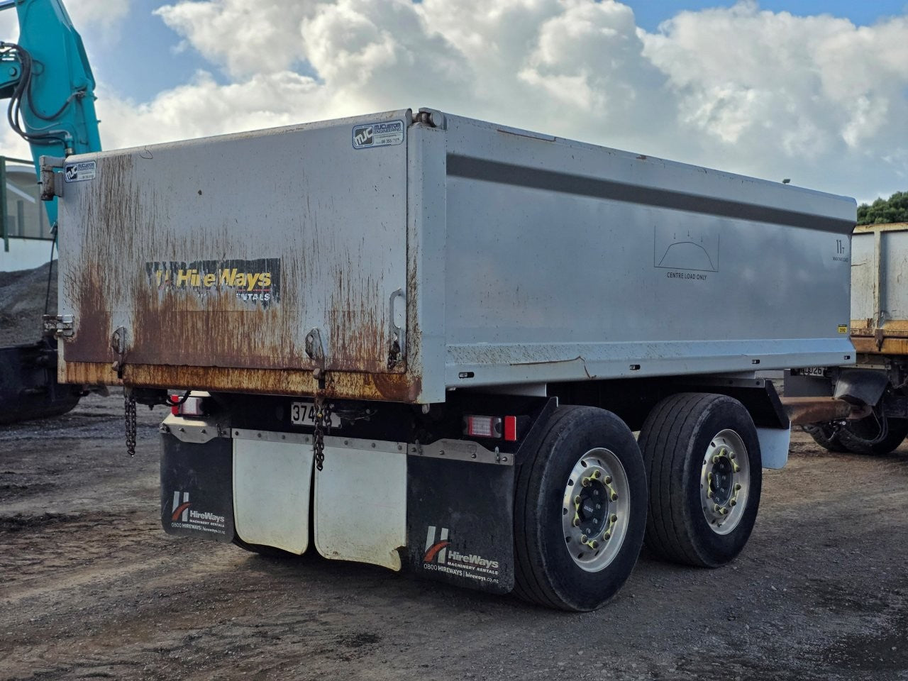 2022 MJ Customs 2Axle Tip Trailer