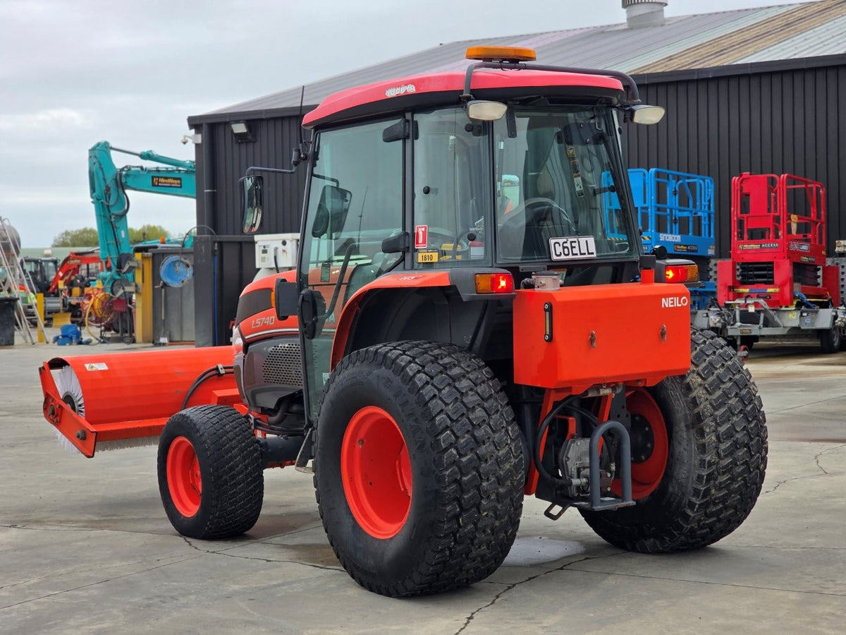 2021 Neilo L5740 Tractor Broom