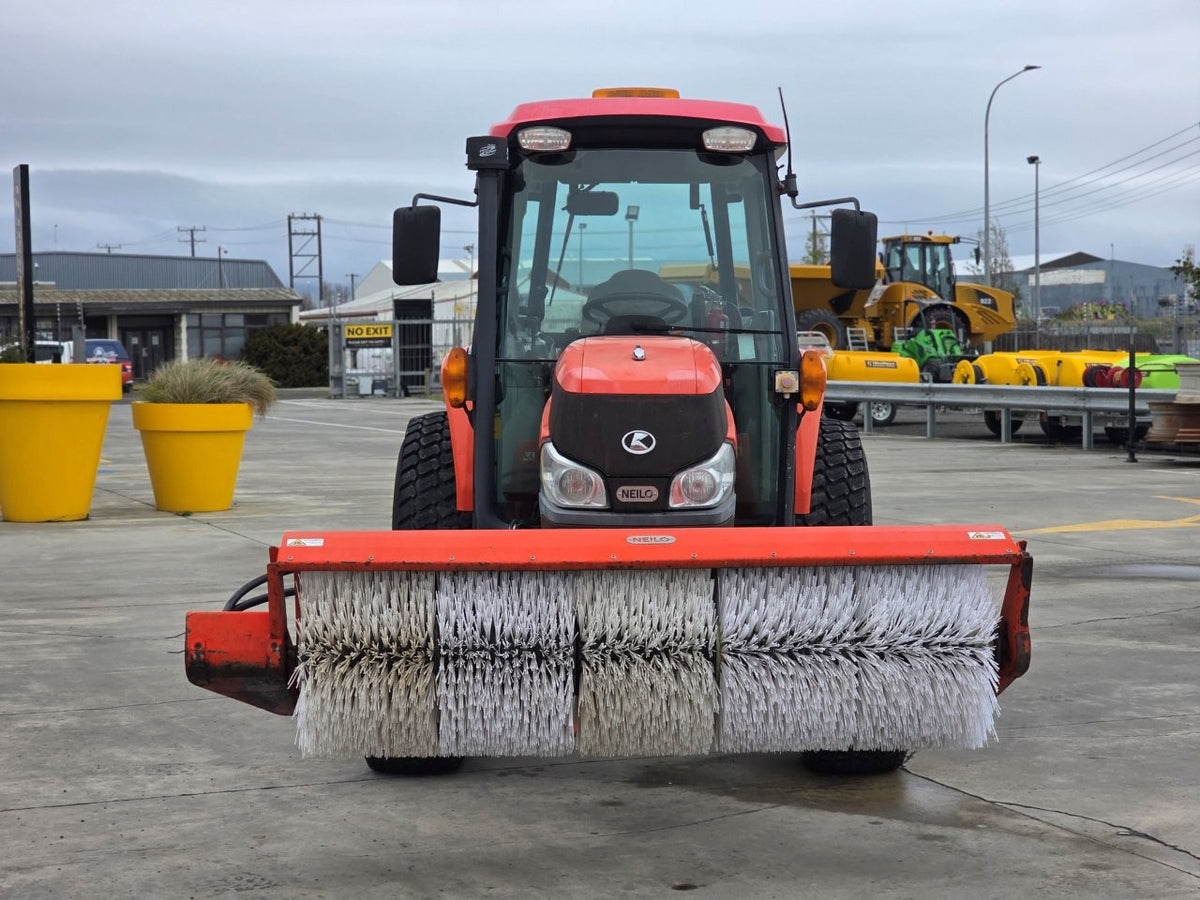2021 Neilo L5740 Tractor Broom
