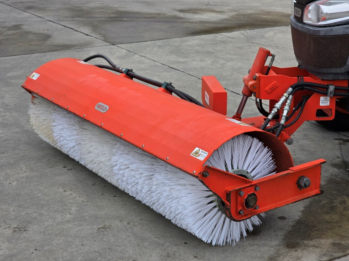 2021 Neilo L5740 Tractor Broom