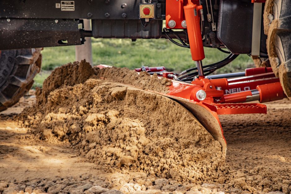 Neilo M7040 ROP's Tractor Grader - Neilo Equipment